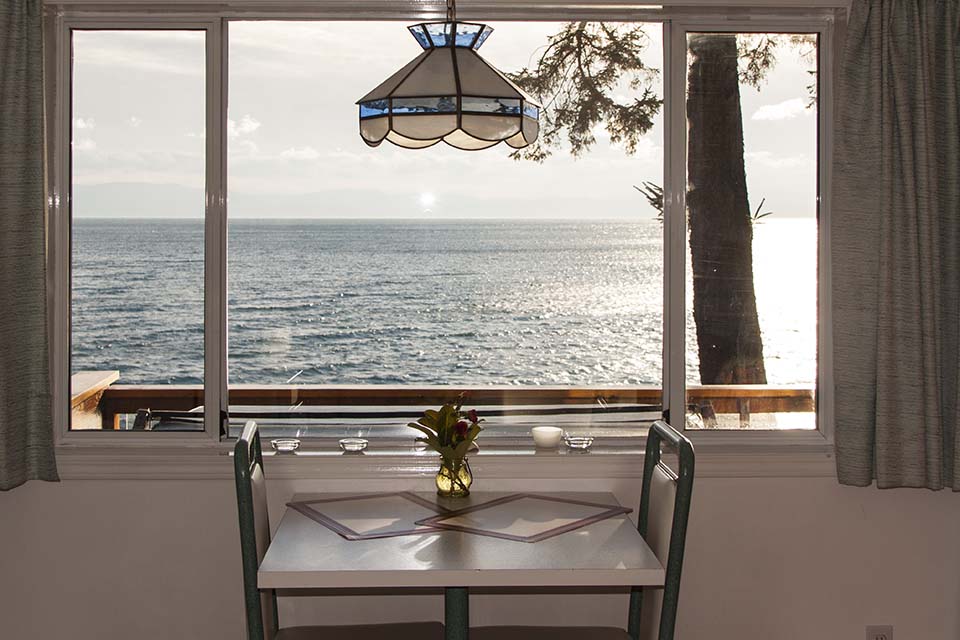 Ocean View Dining in Cottage 1